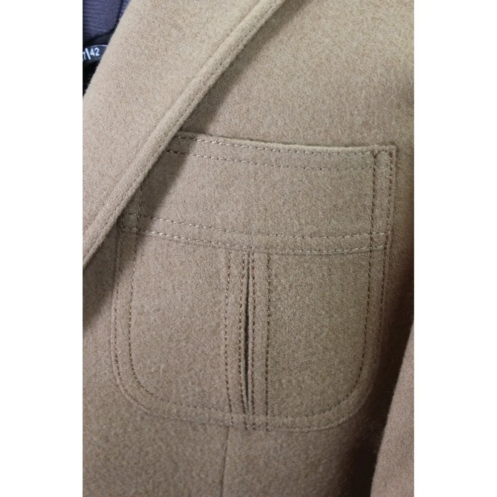 Stanley Blacker lapel under small